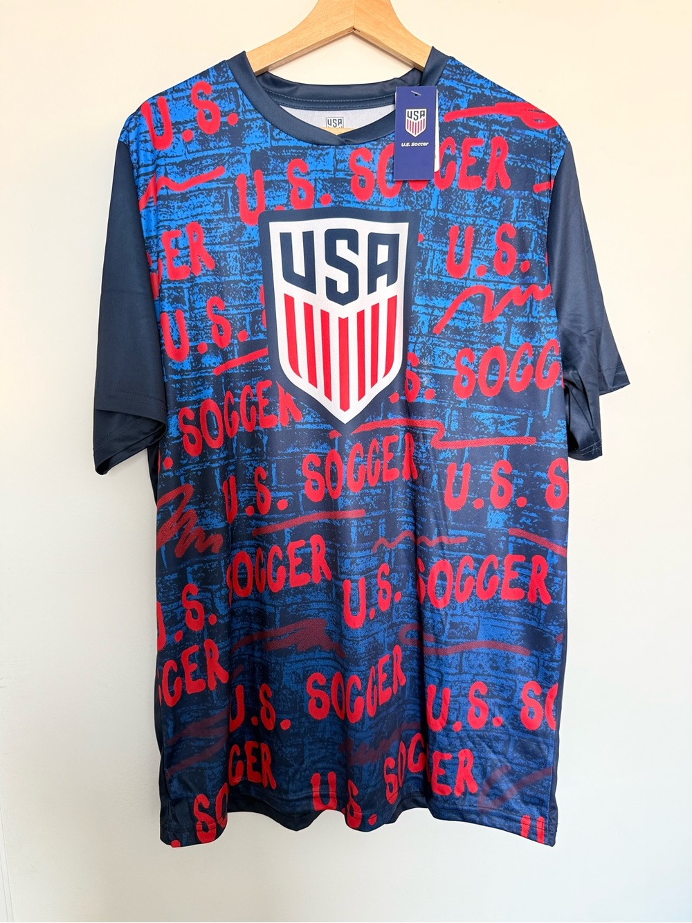 USA Soccer Men's Navy Blue Red Graphic Jersey Size L